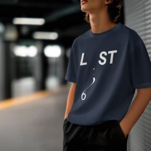 Lost – Oversized Standard T-Shirt